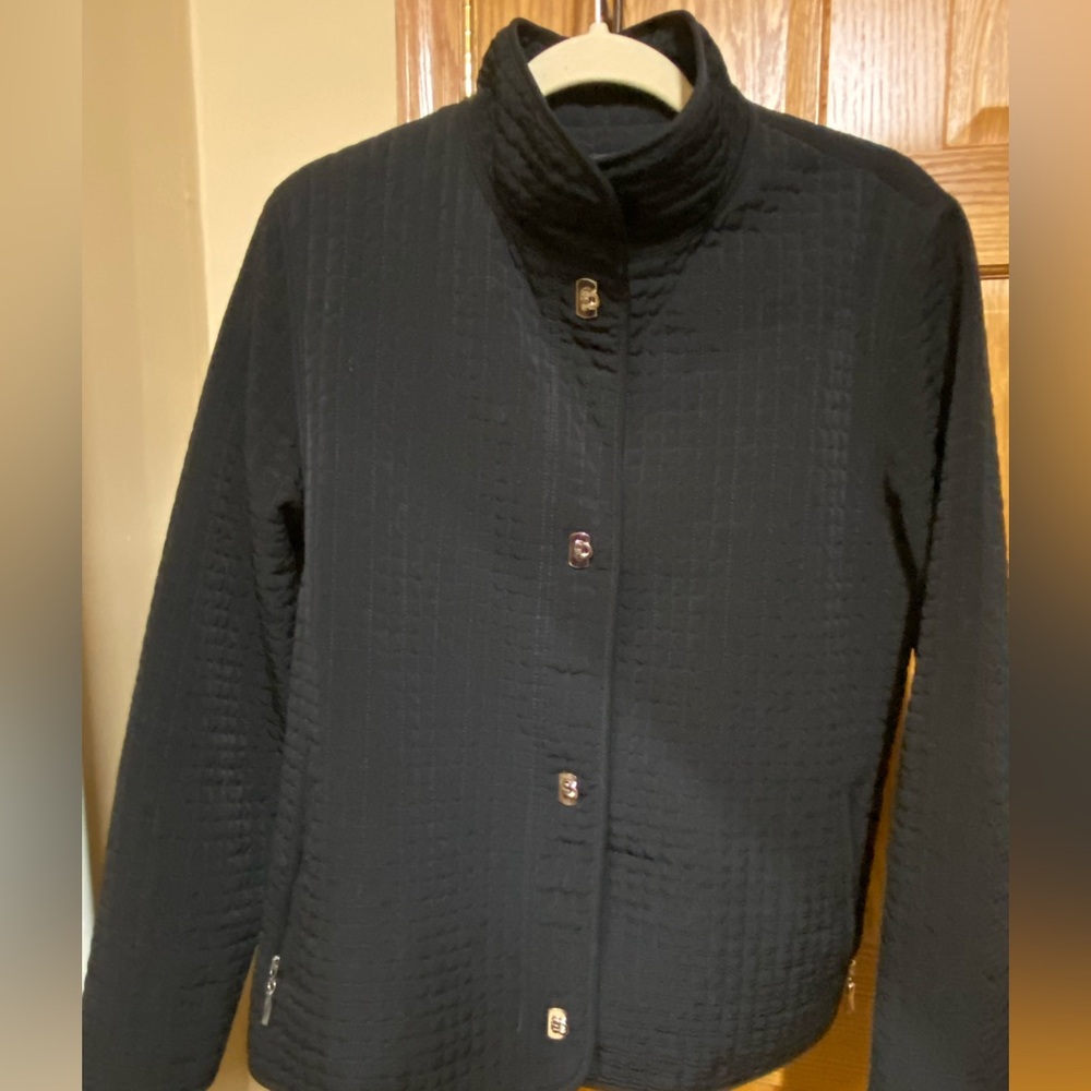 Gallery women’s black quilted jacket size medium